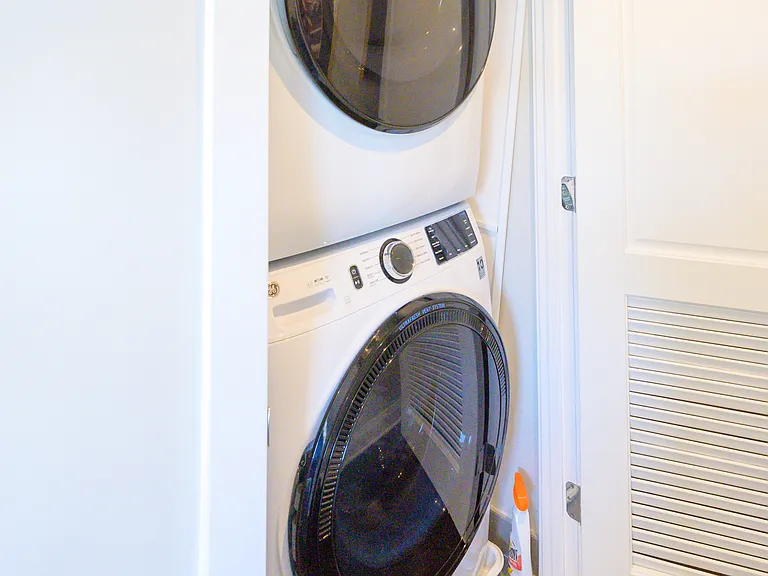 925 N Fairfax St #502 — Photo 16
