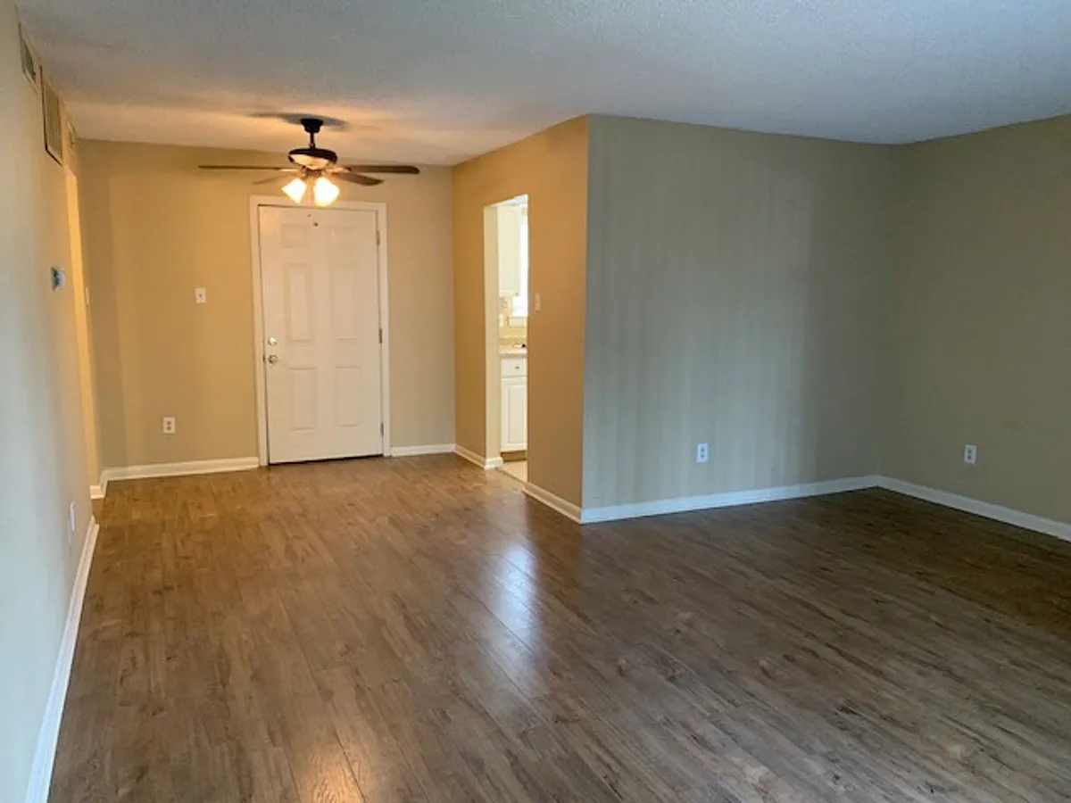 Building Photo - 6705 Majestic Oak Pl #3
