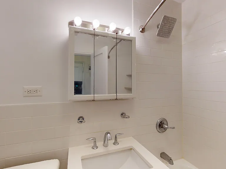 961 Lexington Ave #1E — Photo 13
