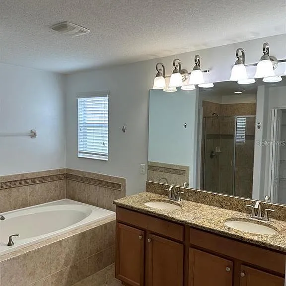 1900 Thetford Cir — Photo 10