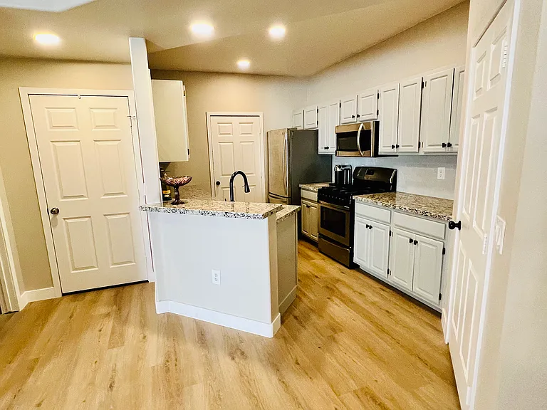 8555 W Russell Rd #1002 — Photo 8