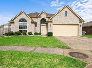 7611 Paprika Ln, Baytown, TX 77521