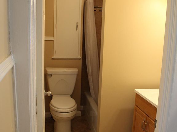 5th image of 19 Highland Ave Fl 1ST