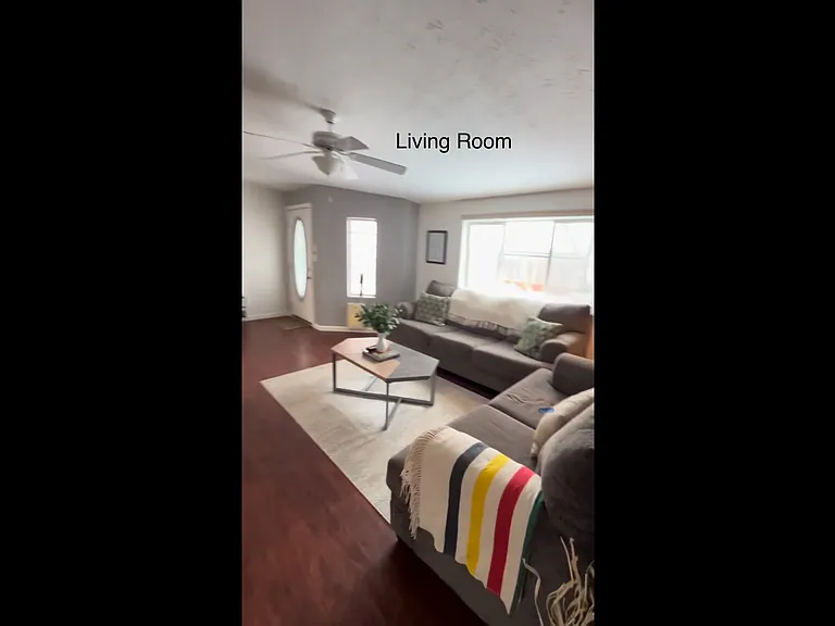 5283 N Thornton Pl — Photo 2