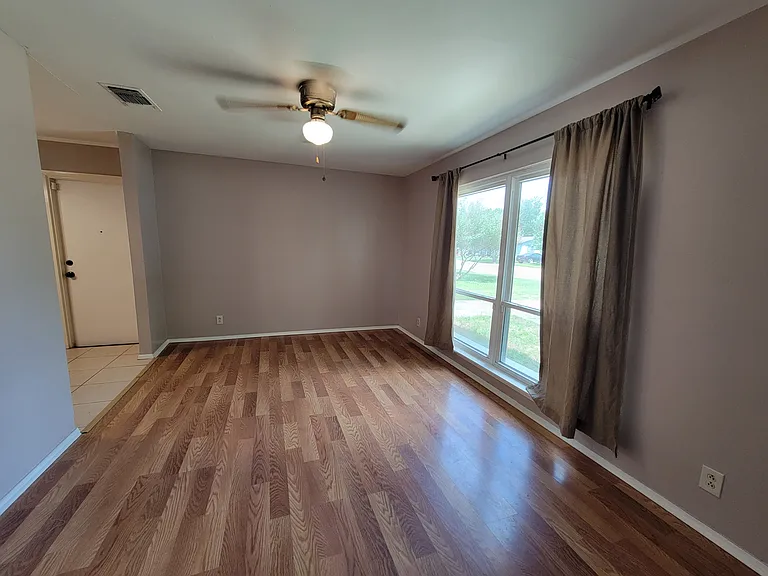 1060 Richmond Dr — Photo 11