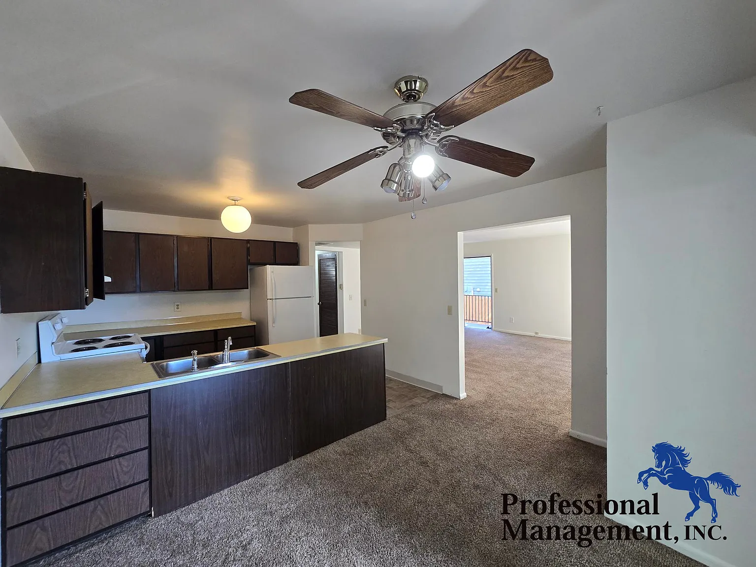 2 bed, 900 sqft, $1,050 — Photo 4