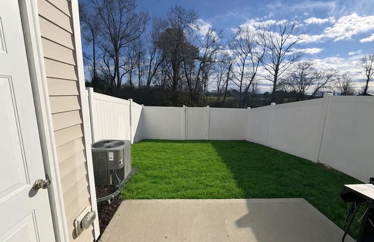 3 bed, 2.5 bath, 1603 sqft, $1,800 — Photo 2