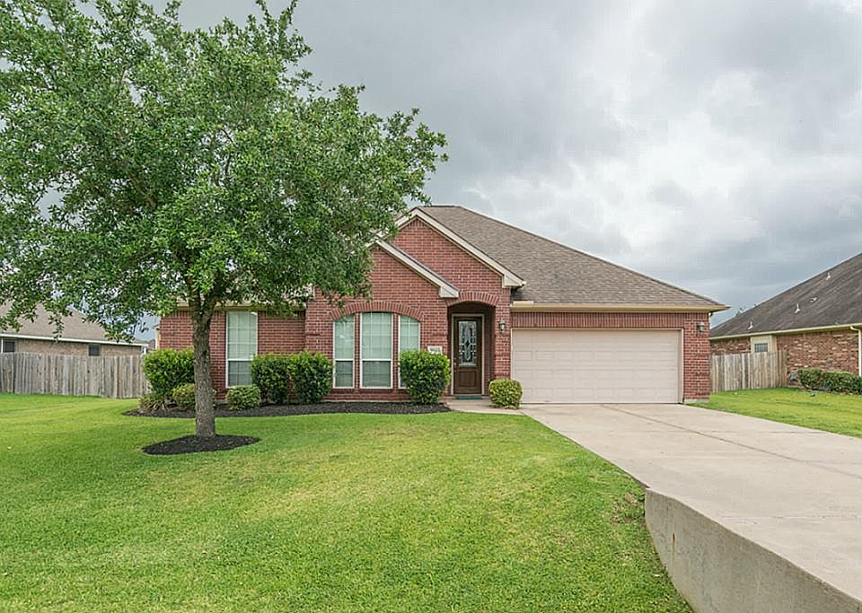 1st image of 9610 Crestwood Dr