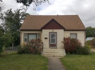 709 15th St NW, Minot, ND 58703