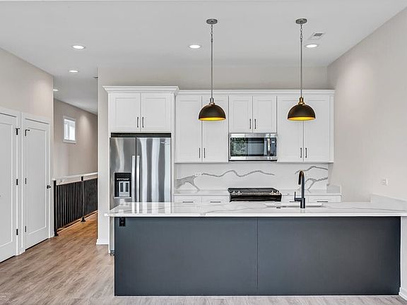 4th image of 4904 S Saint Lawrence Ave #1