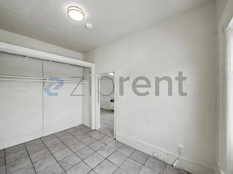 1251 E 59th Pl #B — Photo 9