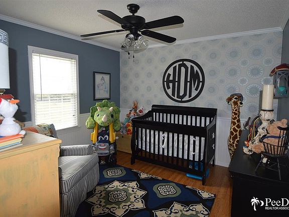 4th image of 1431 Gordon Dr