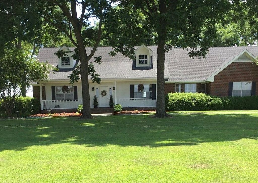 1369 Lakehall Rd - Property Image