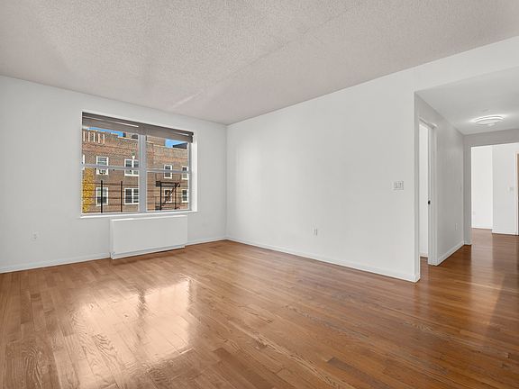 3rd image of 736 W 187th St APT 504