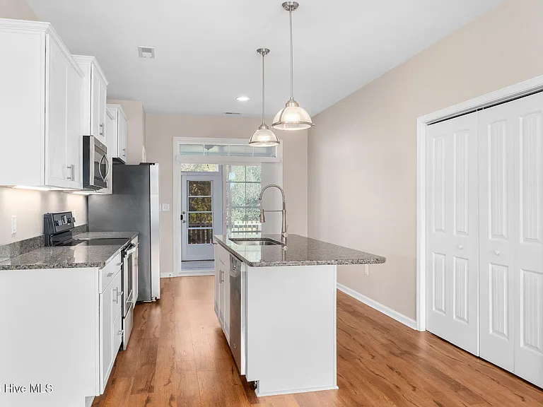 1103 Pirates Landing Dr — Photo 12