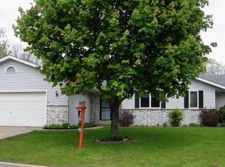 617 Meadowview Ln, Lodi, WI 53555