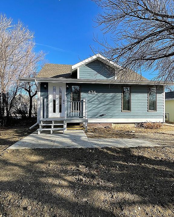 1st image of 434 6th Ave S