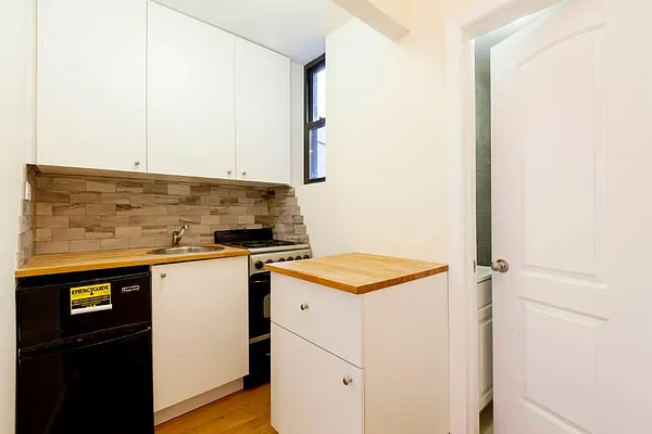 Rented by Town Residential | media 9