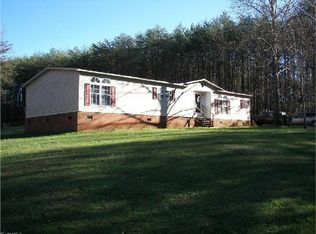 1089 Johnson Farm Rd, Pilot Mountain, NC 27041