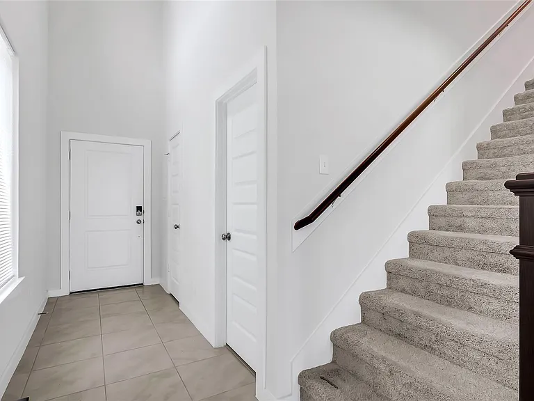 7218 Clearwater Cove Dr — Photo 4