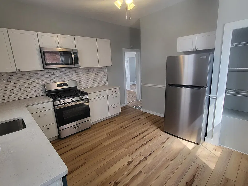 119 Cedar Ave #1