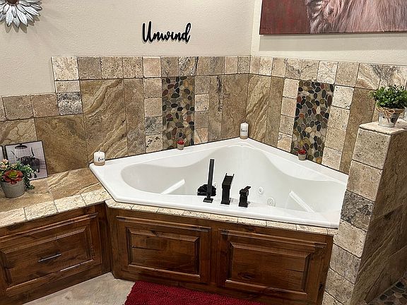 Master Jacuzzi Tub 