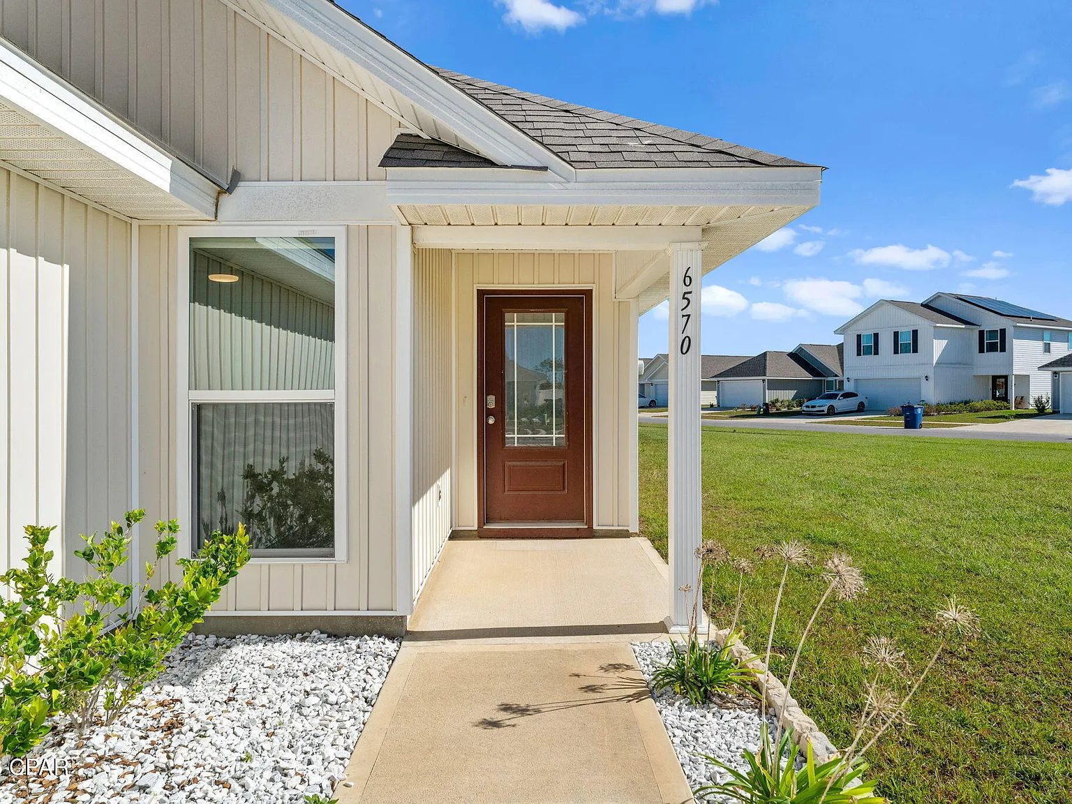 3 bed, 1403 sqft, $2,100 — Photo 3