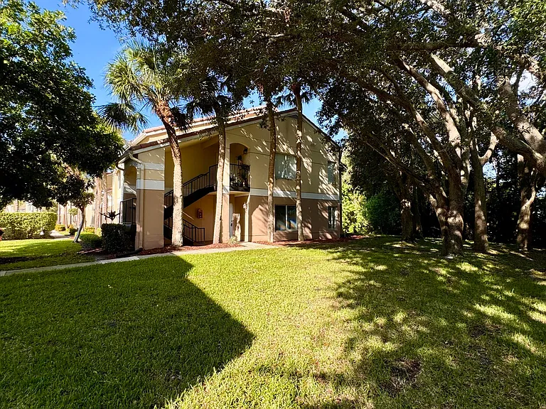 815 W Boynton Beach Blvd #10-105 — Photo 19