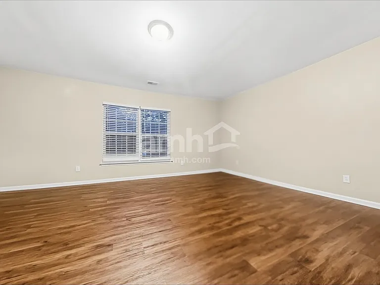 126 Avalon Rd — Photo 14