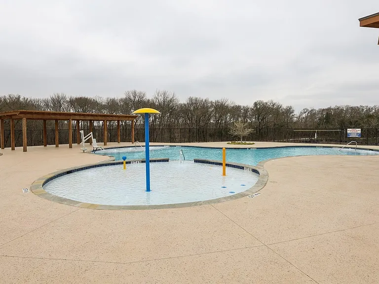 605 Cedar Springs Dr — Photo 26