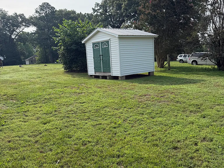 839B Sanford Rd #B — Photo 16