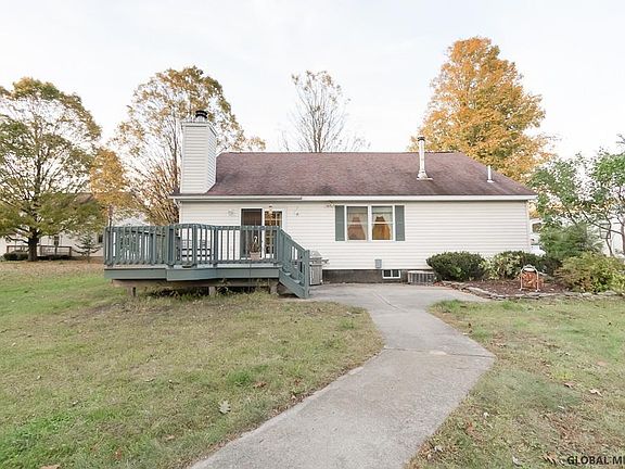 3rd image of 1021 E River Dr