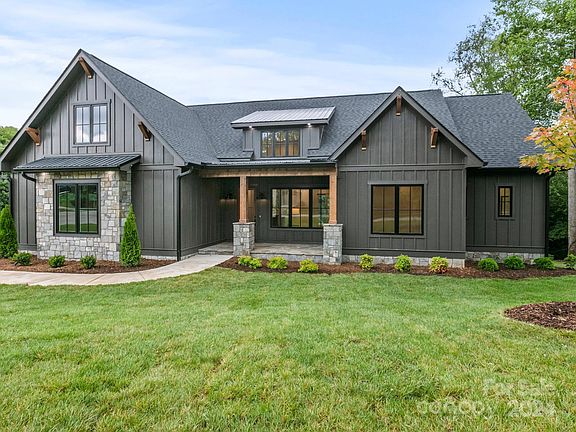 2nd image of 140 Barnrock Dr