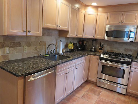 4th image of 31 Hillcrest Dr