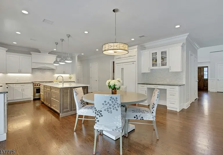 16 Exeter Rd — Photo 13