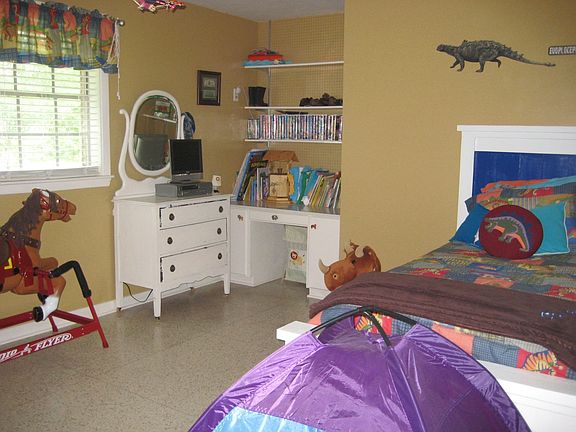 4th image of 3820 Yardley Dr
