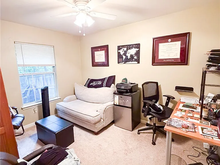 1005 Autumn Cir #B — Photo 12