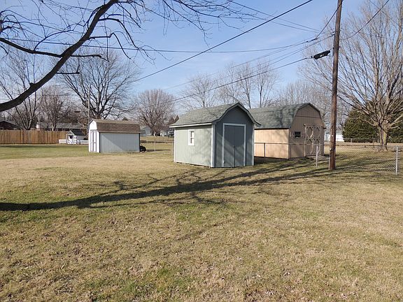 4th image of 3213 Beechwood Dr