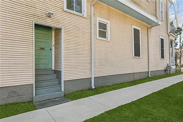 1st image of 707 Adams St