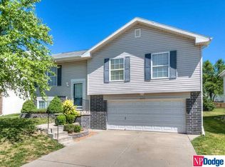 16478 Burdette St, Omaha, NE 68116