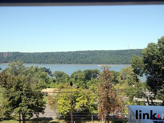 4th image of 506 Warburton Ave APT 3