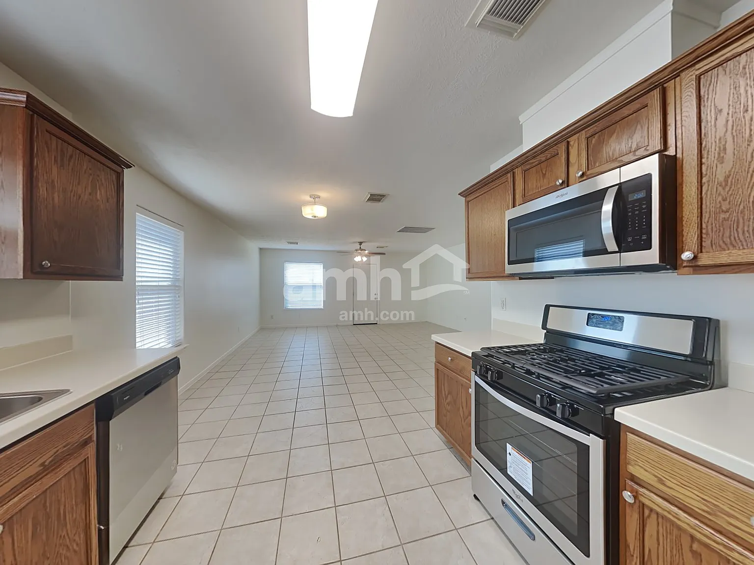 5 bed, 3.5 bath, 3139 sqft, $2,670 — Photo 4