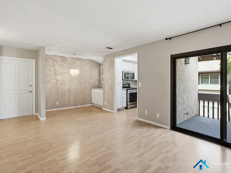 6716 Clybourn Ave #245 — Photo 4