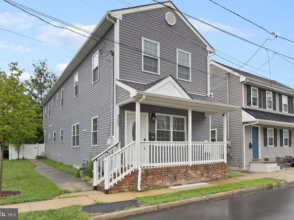403 Carpenter St, Bordentown, NJ 08505