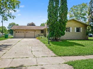 1806 Broadway St, Niles, MI 49120