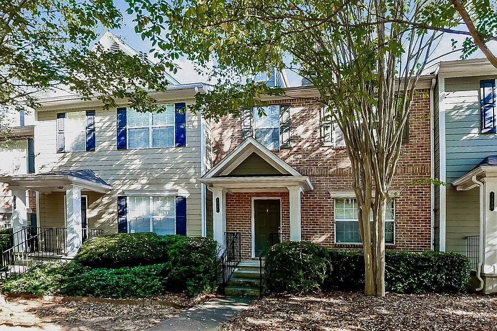 2 bed, 2.5 bath, 1760 sqft, $2,620 — Photo 1