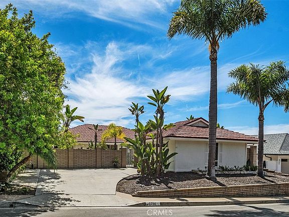 3rd image of 2719 Via Montecito