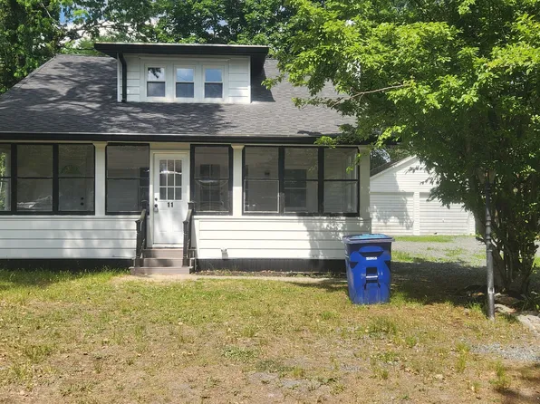 11 Gentian St, Browns Mills, NJ 08015