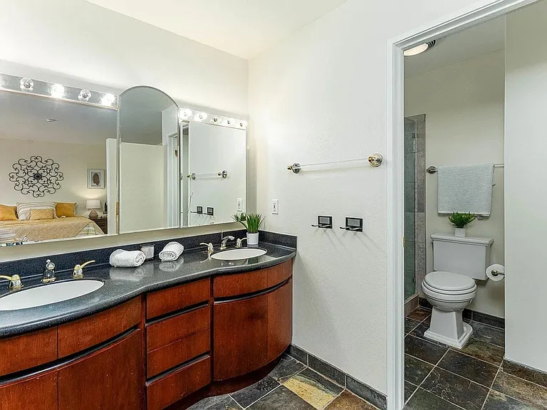 7684 Surrey Ln — Photo 18