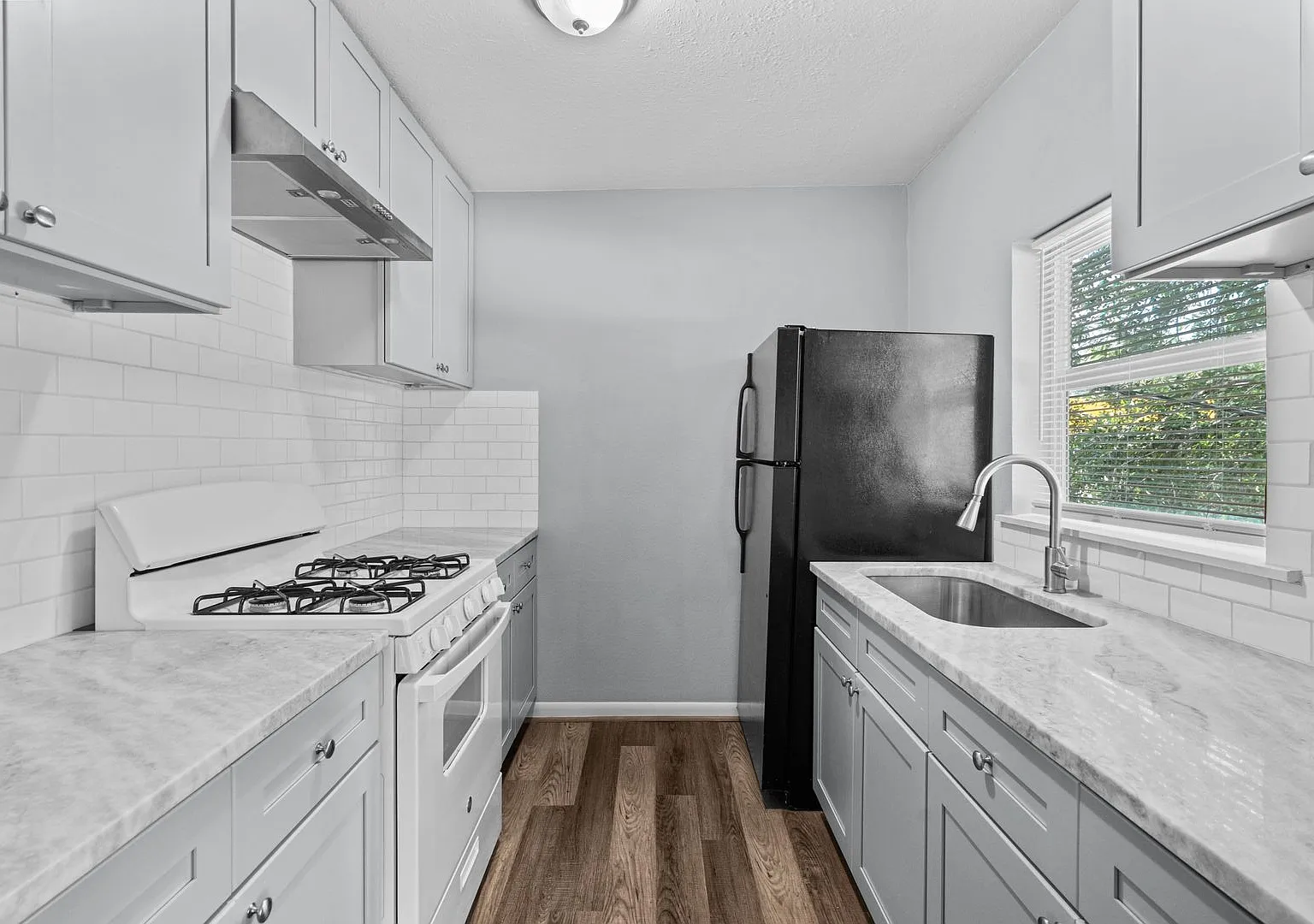 2324 Cedar Dr — Photo 3